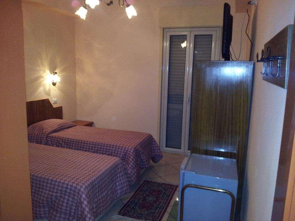 George Hotel Barcellona-Pozzo di Gotto Δωμάτιο φωτογραφία