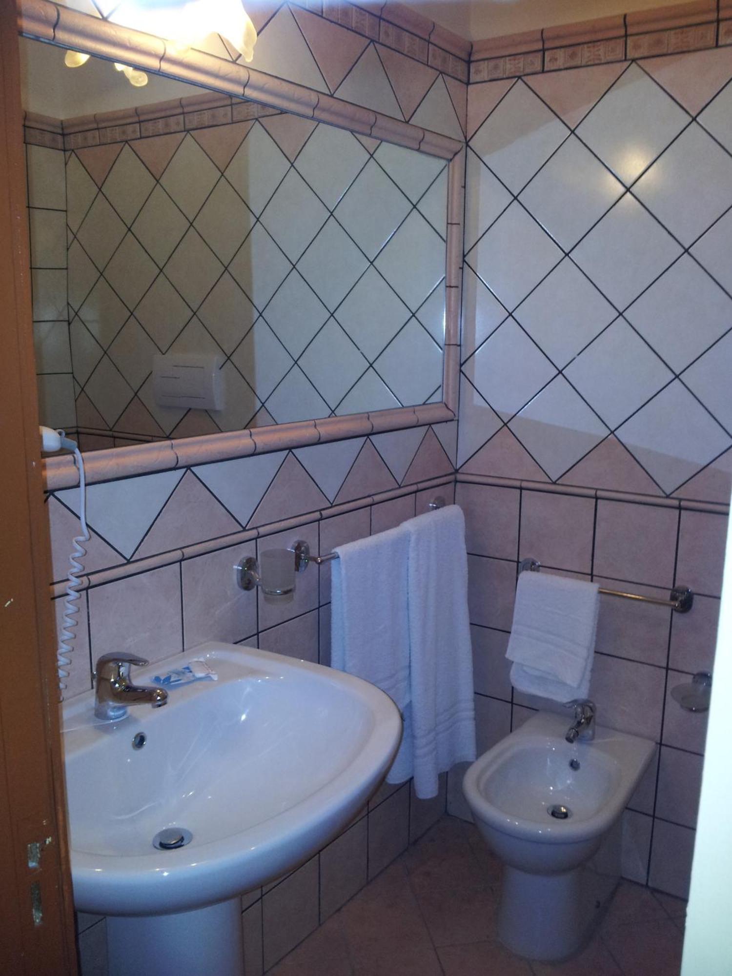 George Hotel Barcellona-Pozzo di Gotto Δωμάτιο φωτογραφία